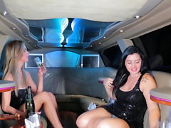 Plump Bimbo Fucked by a Blonde Shemale in a Limo